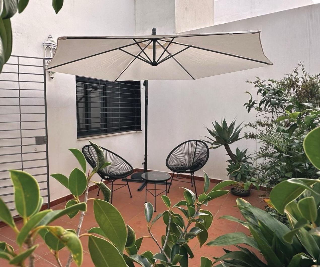 Apartamento-Pension El Trianero Junto Al Rio Sevilla Bagian luar foto