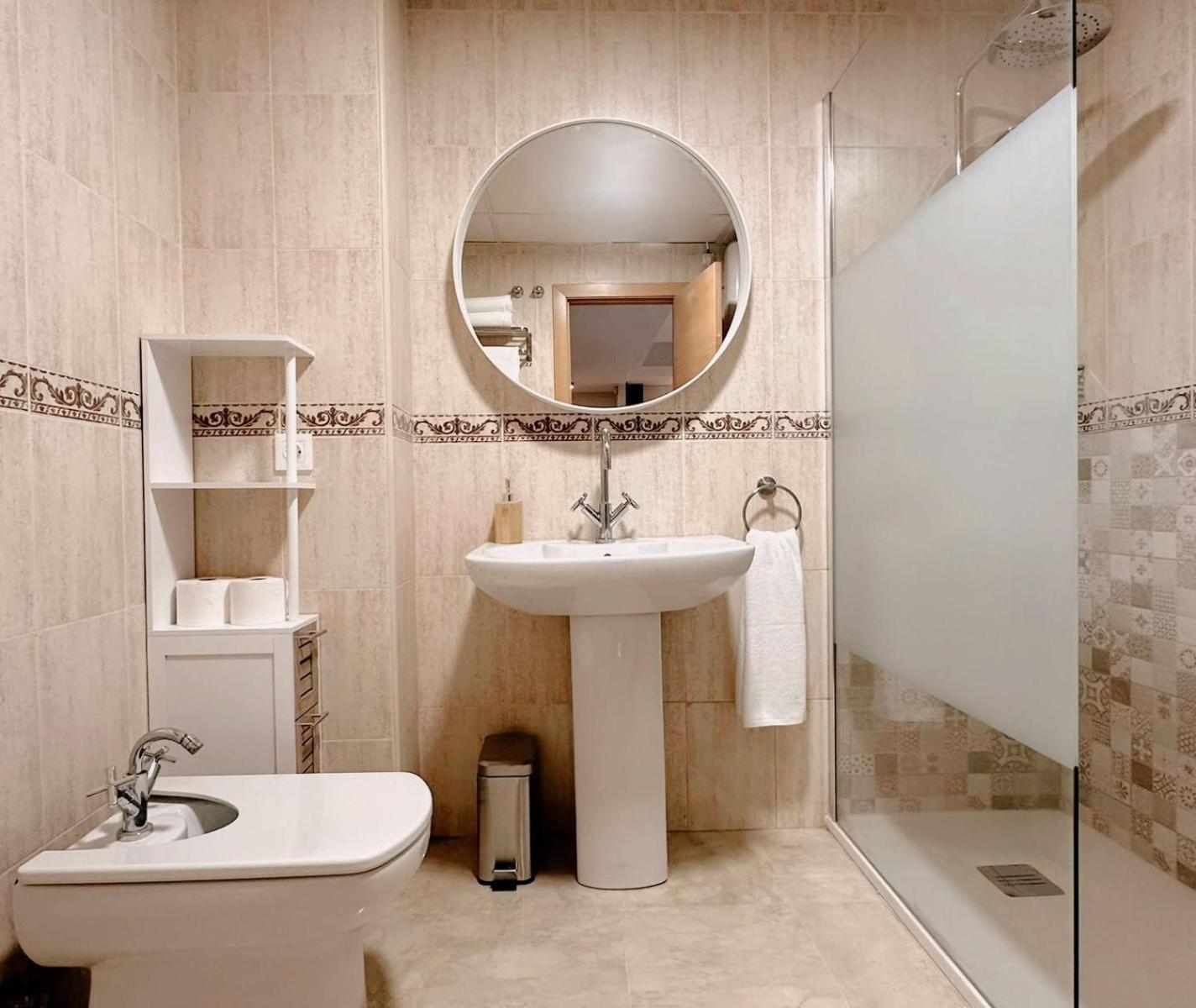 Apartamento-Pension El Trianero Junto Al Rio Sevilla Bagian luar foto