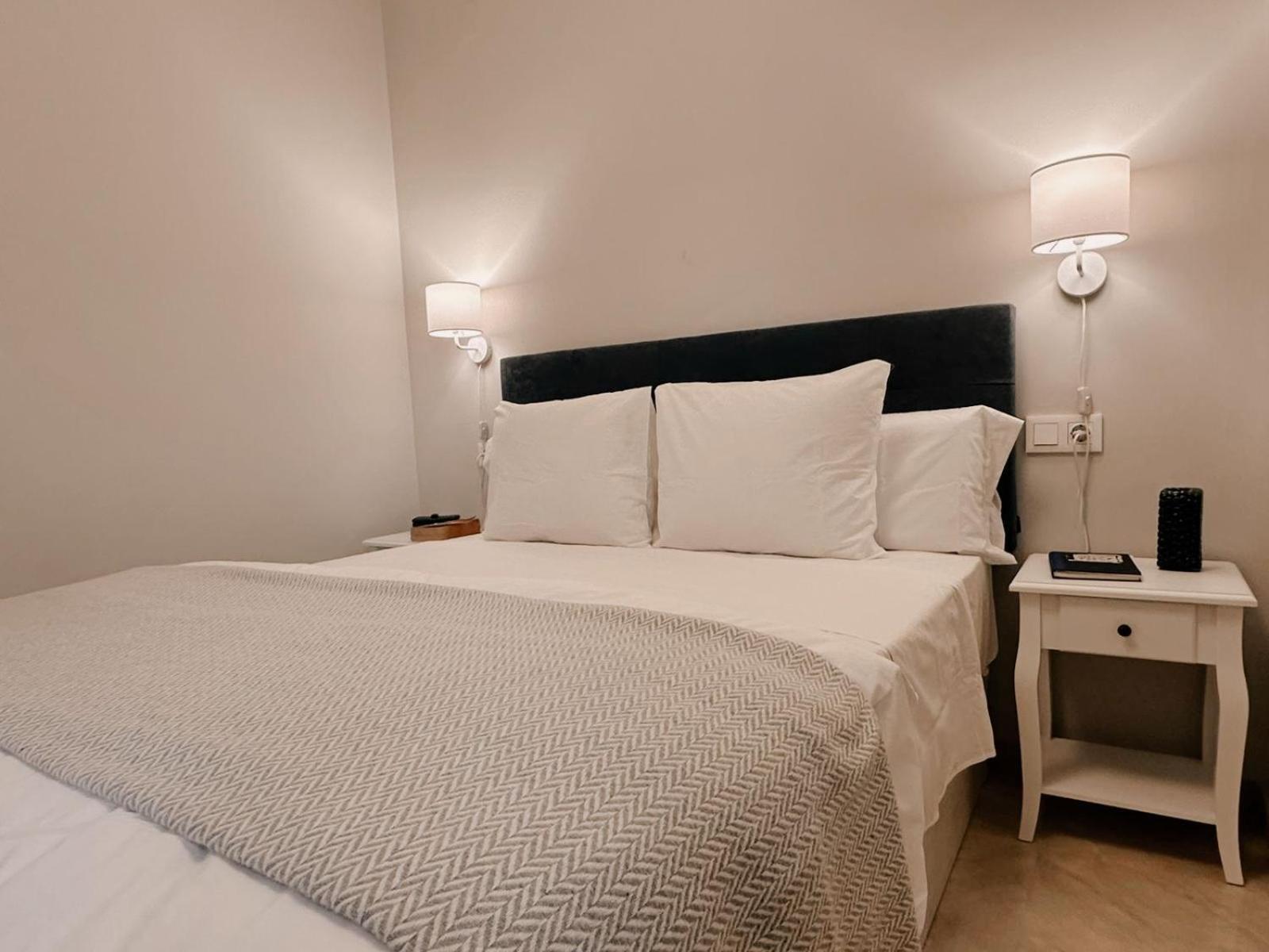 Apartamento-Pension El Trianero Junto Al Rio Sevilla Bagian luar foto